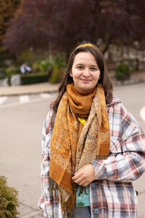 冬季千鸟格大衣美女图片